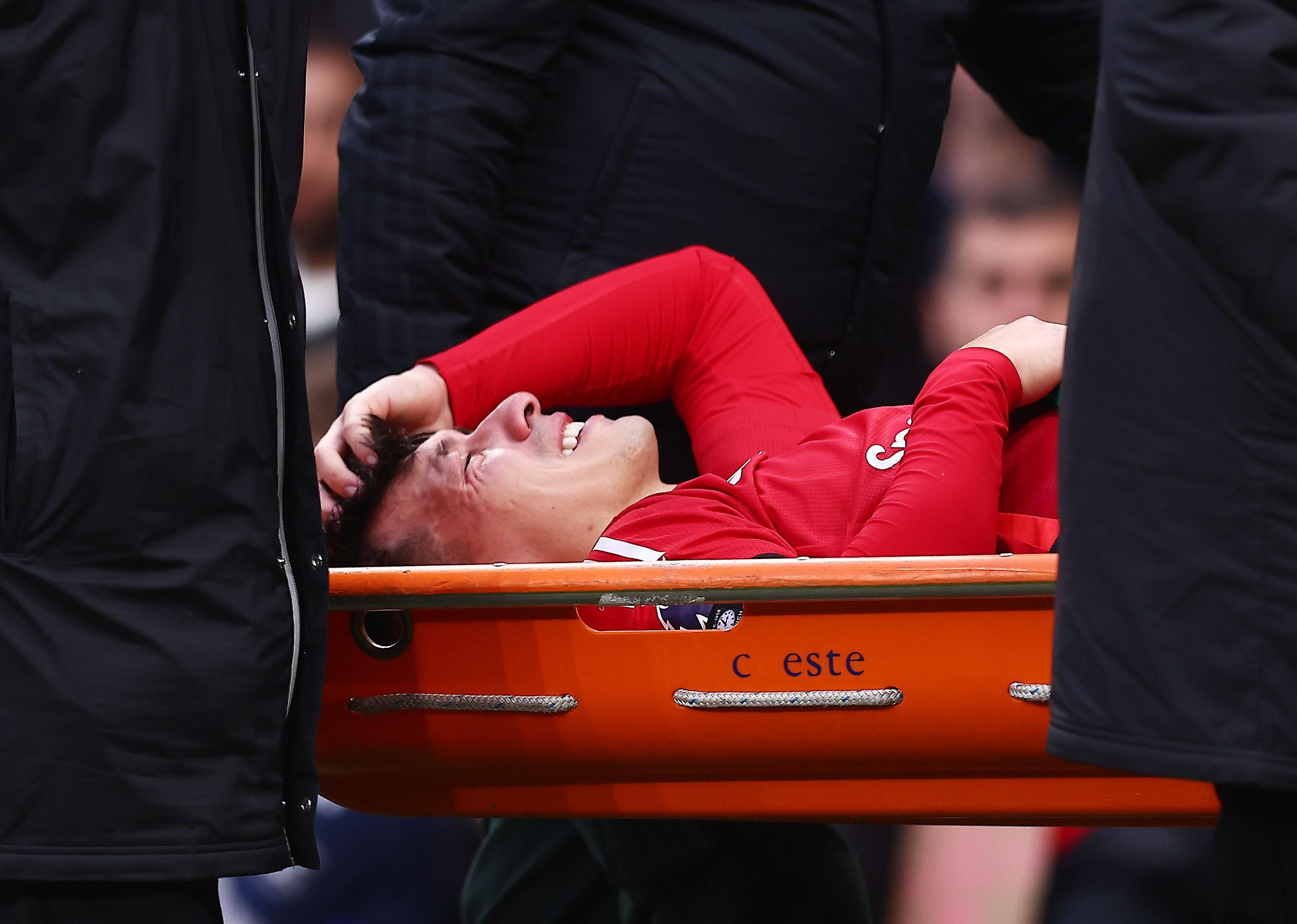 王晨艺为什么宣布退赛