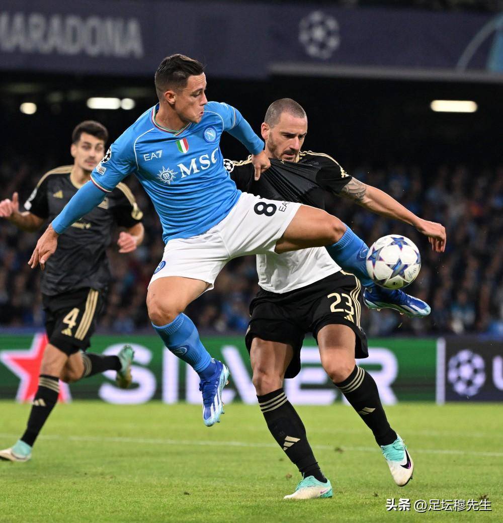 爱游戏体育链接 -包含那不勒斯训练开放日，今晚主帅复盘引欢呼，德国杯在即，心理建设被强调的词条