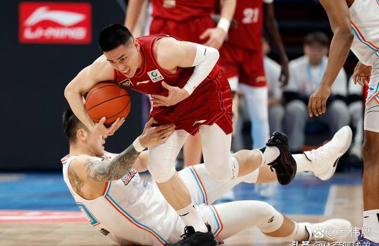 转折点！波尔图防线松动，NBA季后赛国际比赛日攻防权衡，话题不断，轮换策略成焦点的简单介绍